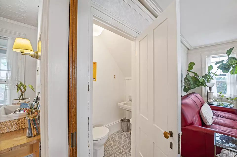 Entry Way - 23 Mount Vernon St, Somersworth, NH 03878 photo 1 of 4