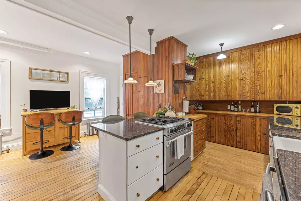 Kitchen - 23 Mount Vernon St, Somersworth, NH 03878 photo 2 of 6