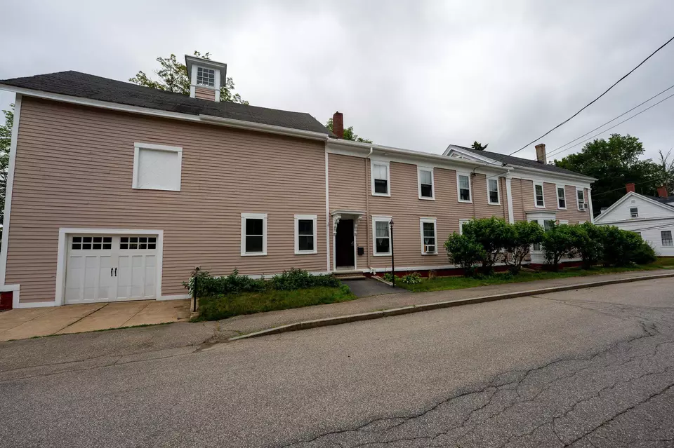Exterior - 23 Mount Vernon St, Somersworth, NH 03878 photo 2 of 5