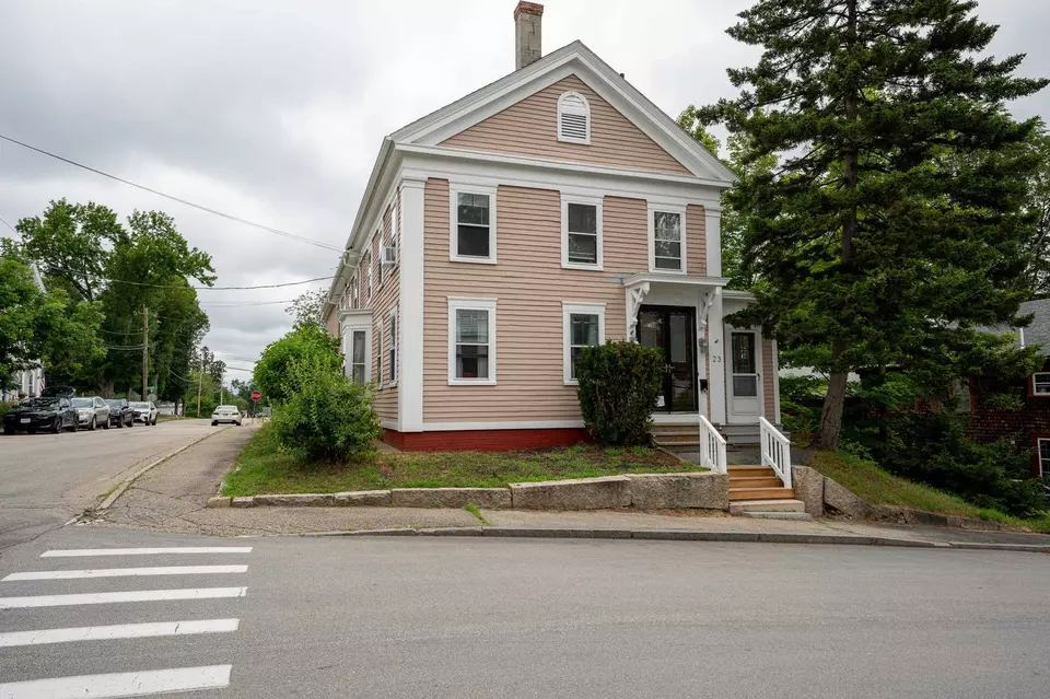 Exterior - 23 Mount Vernon St, Somersworth, NH 03878 photo 3 of 5