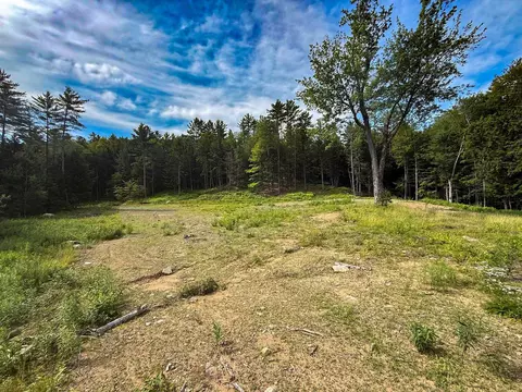 567 Sawnee Bean Rd, Thetford, VT 05075