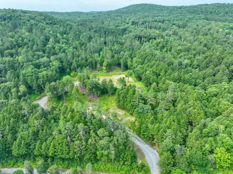 567 Sawnee Bean Rd, Thetford, VT 05075