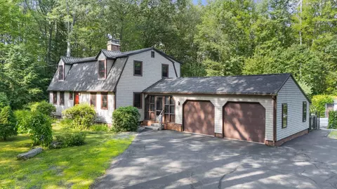 79 King Rd, Bedford, NH 03110