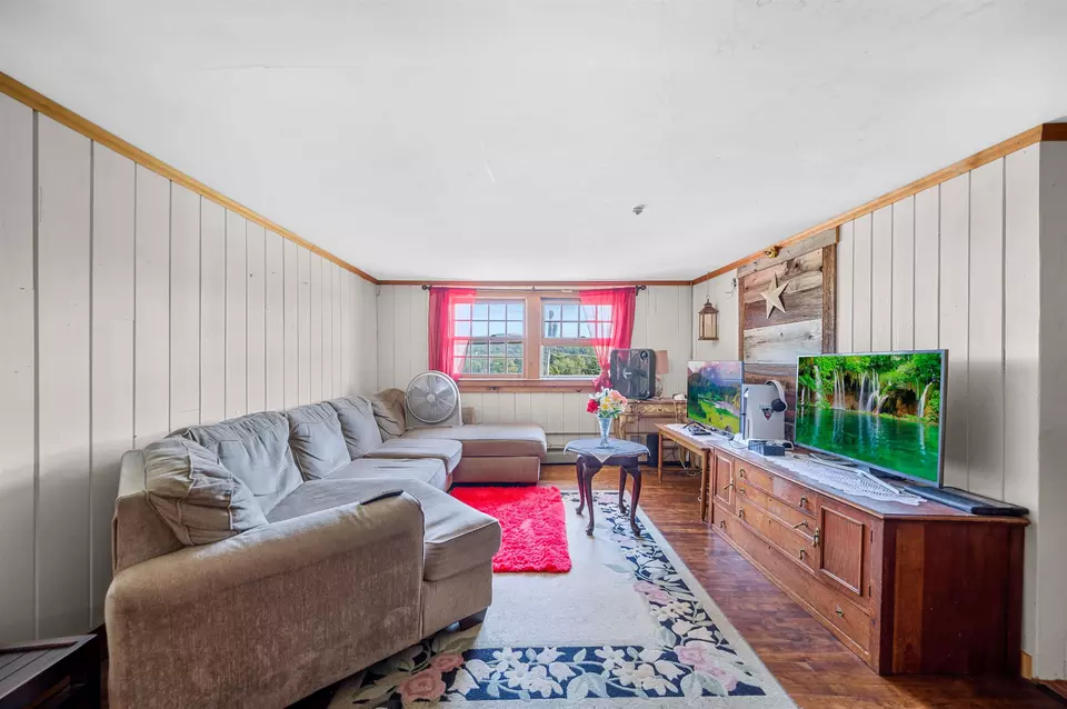 Living - 14 Barrows Rd, Stowe, VT 05672 photo 1 of 1