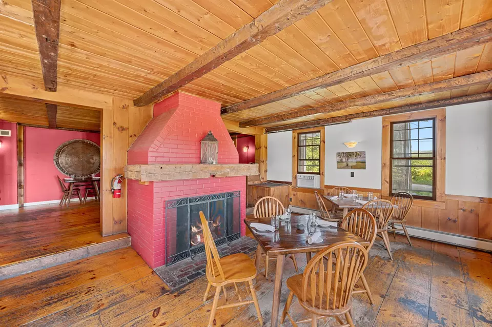 Dining - 14 Barrows Rd, Stowe, VT 05672 photo 10 of 15