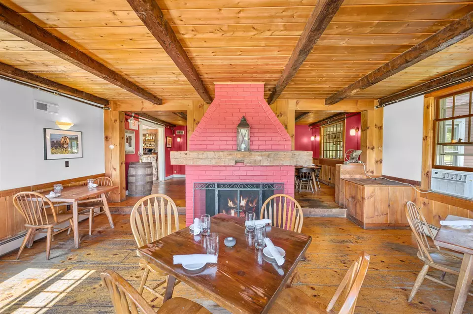 Dining - 14 Barrows Rd, Stowe, VT 05672 photo 6 of 15