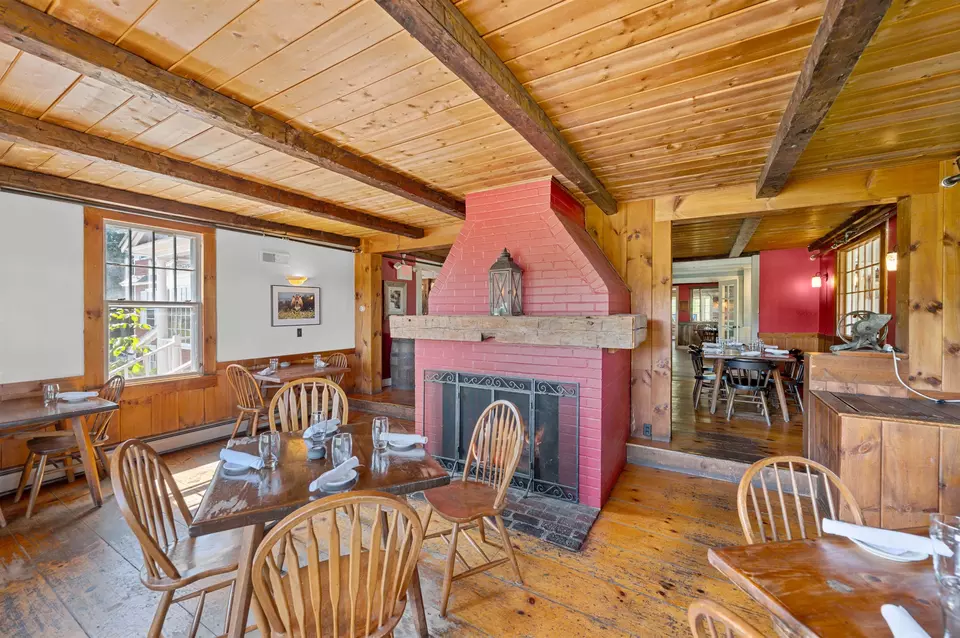 Dining - 14 Barrows Rd, Stowe, VT 05672 photo 8 of 15