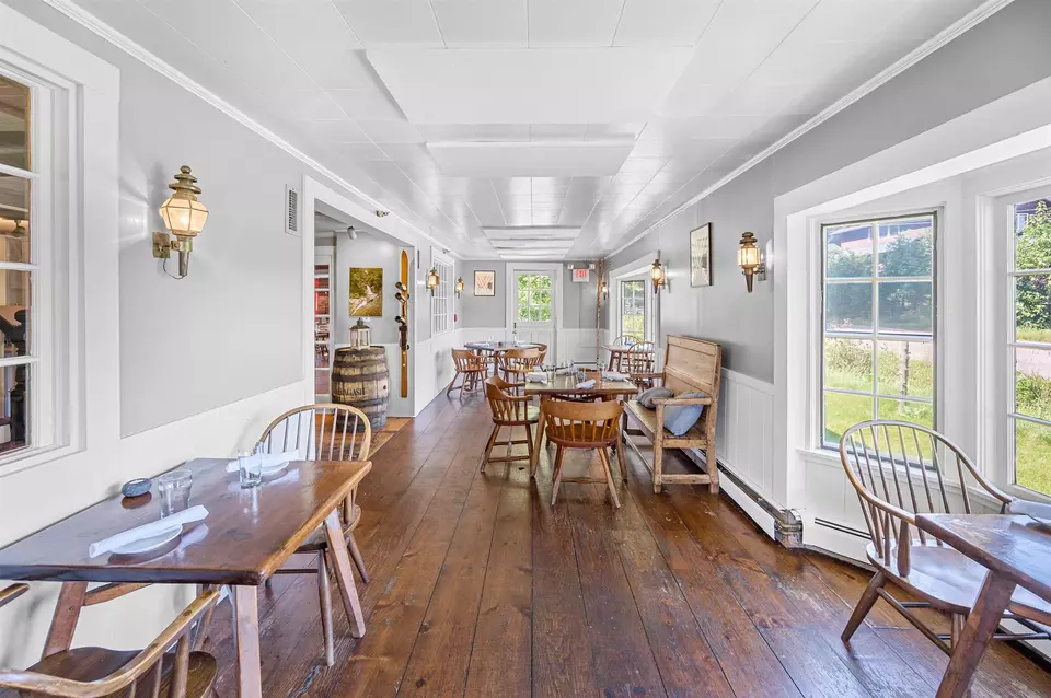 Dining - 14 Barrows Rd, Stowe, VT 05672 photo 4 of 15