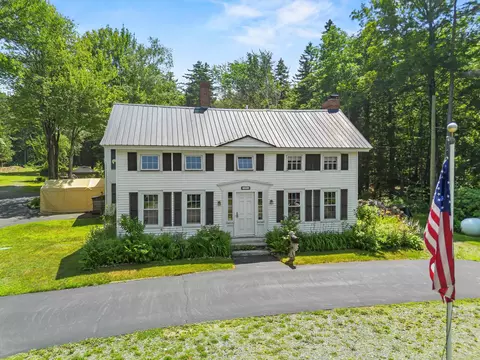 592 State Route 2, Shelburne, NH 03581