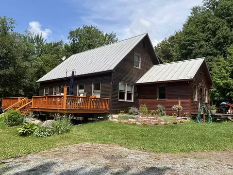 821 Paquette Rd, Craftsbury, VT 05826
