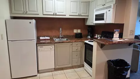 90 Loon Mountain Rd #1325D, Lincoln, NH 03251