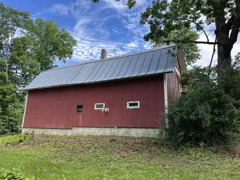 Exterior - 24 Governor Mattocks Rd, Peacham, VT 05862 photo 2 of 4