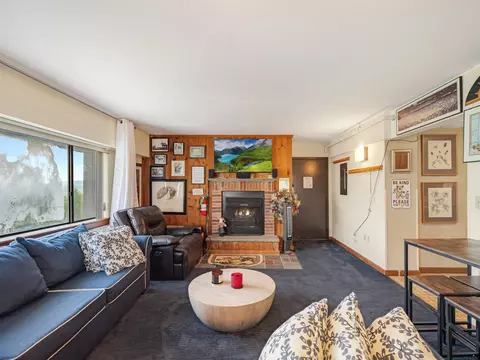135 E Mountain Rd #1G6, Killington, VT 05751