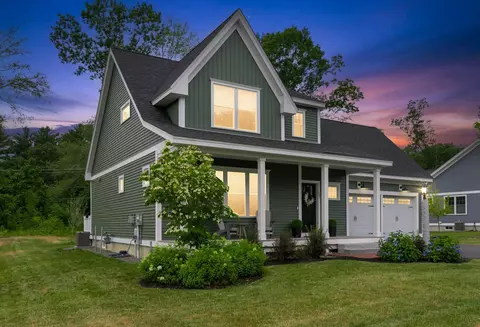 15 Rose Fountain Ln, Hampton, NH 03842