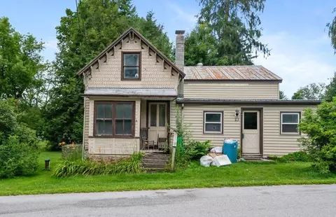 23 Hanna Rd, Highgate, VT 05459