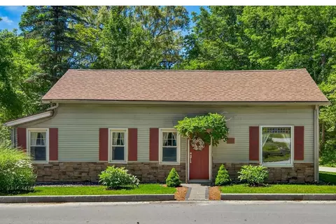 1420 Gorge Rd, Clarendon, VT 05759