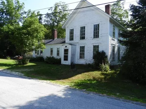 571 Center Rd, Hillsborough, NH 03244