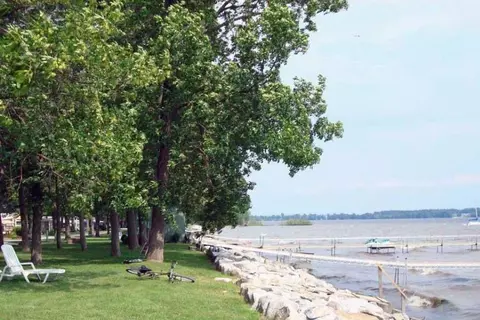 1 Alburg Rv Resort Rd #D5, Alburgh, VT 05440