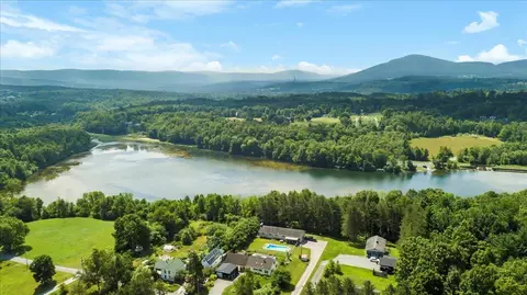 100 Mccarthy Acres Rd, Shaftsbury, VT 05257