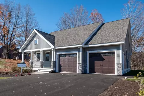 19 Edgewater Dr #27, Brentwood, NH 03833