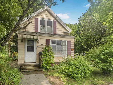 39 Forest St, Rutland, VT 05701