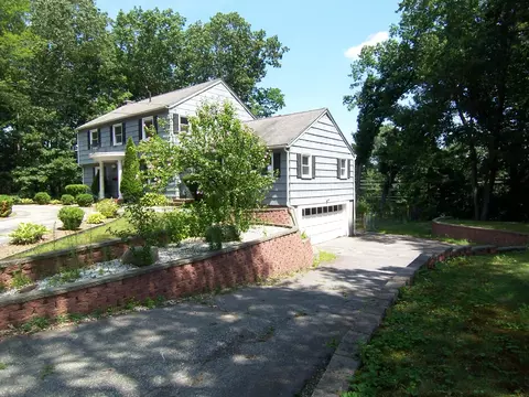 21 Edson St, Nashua, NH 03064