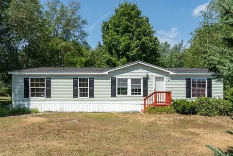 6 Joyce Ln, Raymond, NH 03077