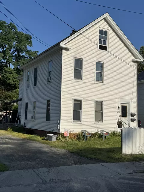 109 Central St, Brattleboro, VT 05301