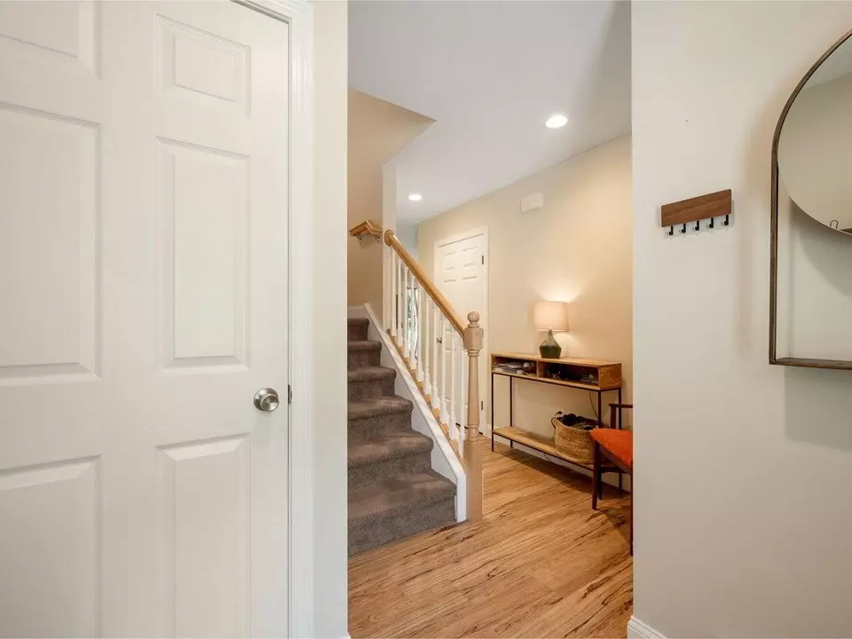 Entry Way - 91 Messenger St, Saint Albans, VT 05478 photo 4 of 7