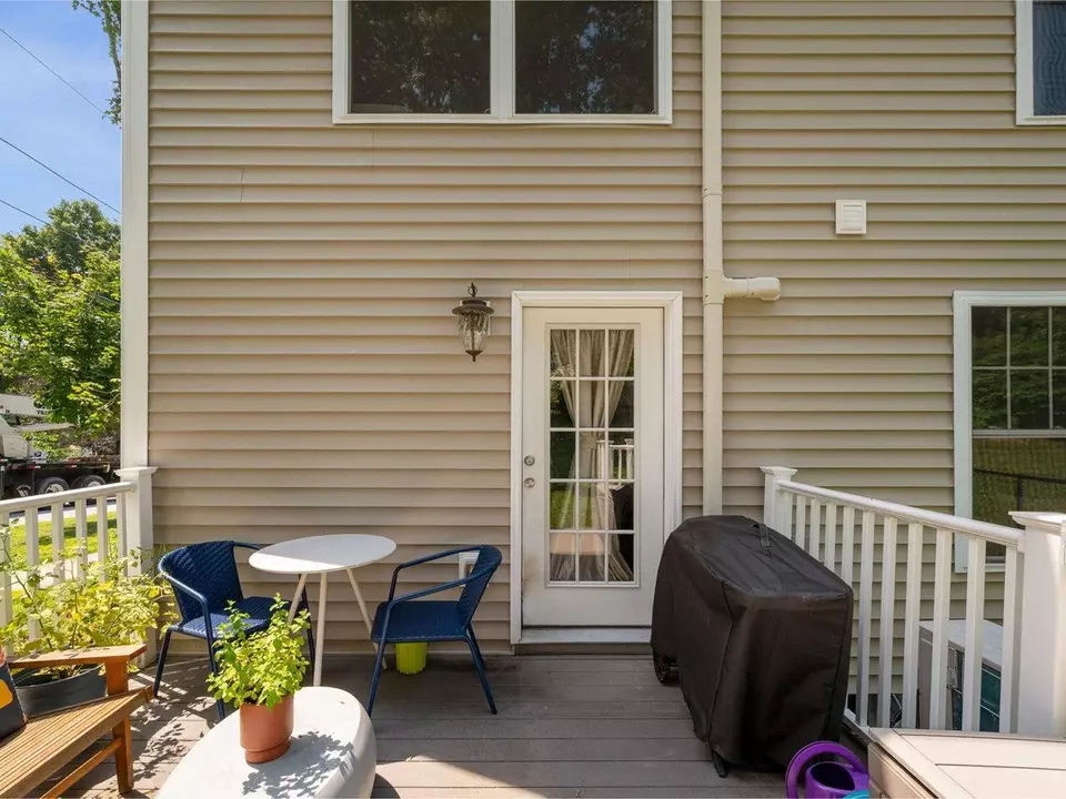 Exterior - 91 Messenger St, Saint Albans, VT 05478 photo 8 of 10