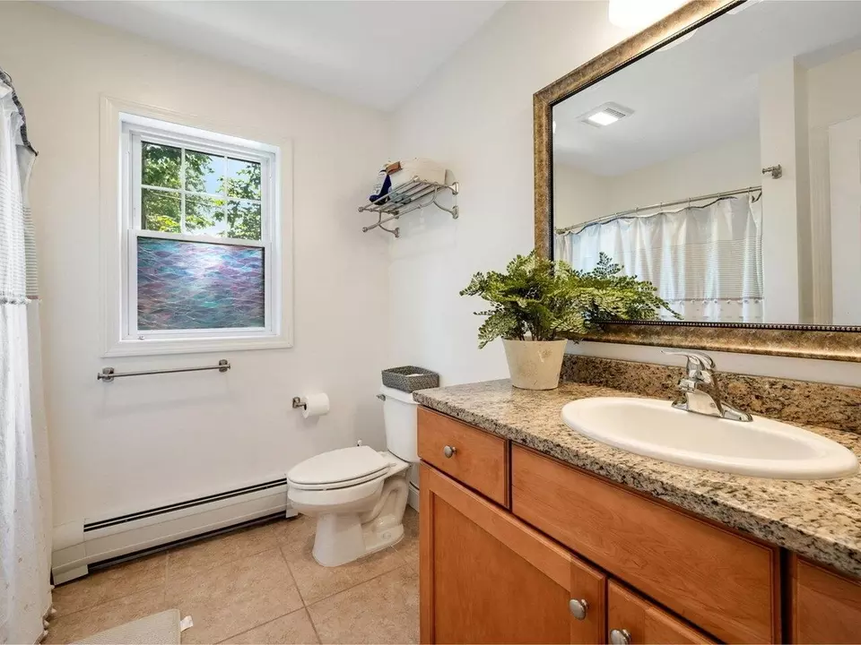 91 Messenger St, Saint Albans, VT 05478 | MLS# 5054430 | 45 Photos - Movoto
