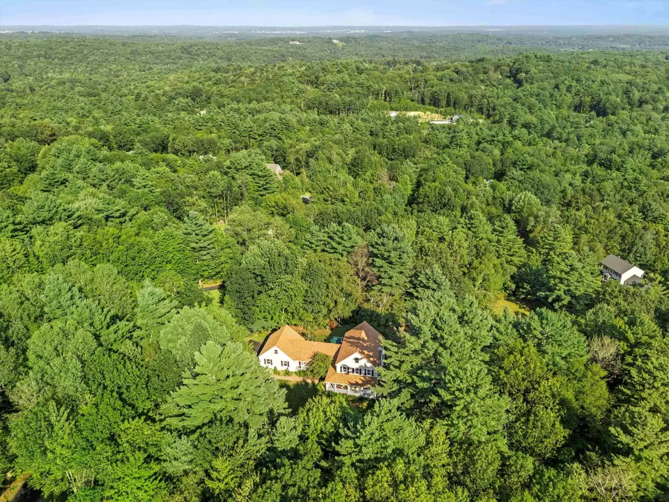 View/Area - 9 Baldwin Ln, Bedford, NH 03110 photo 1 of 3