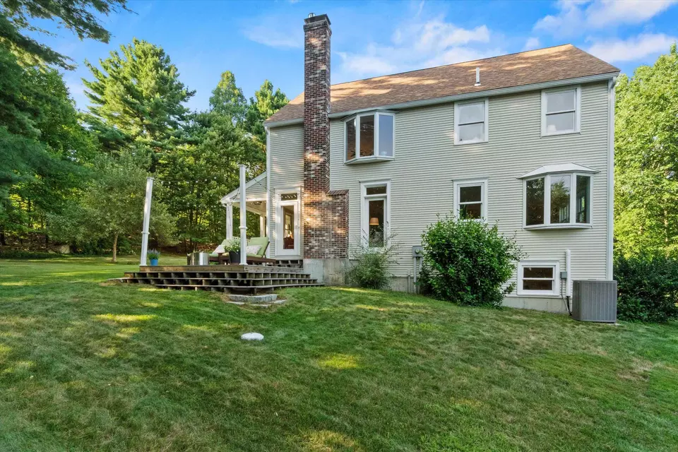 Exterior - 9 Baldwin Ln, Bedford, NH 03110 photo 11 of 18