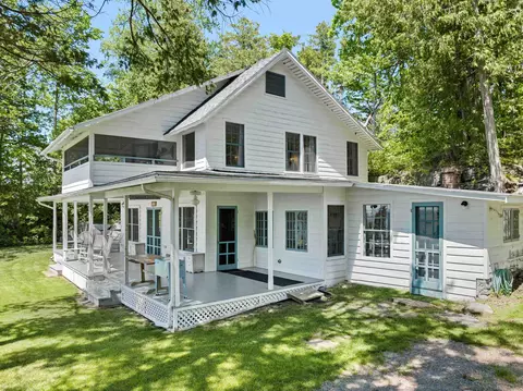335 W Shore Rd, South Hero, VT 05486
