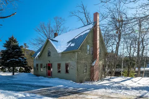 7 Goodrich Falls Rd, Glen, NH 03838