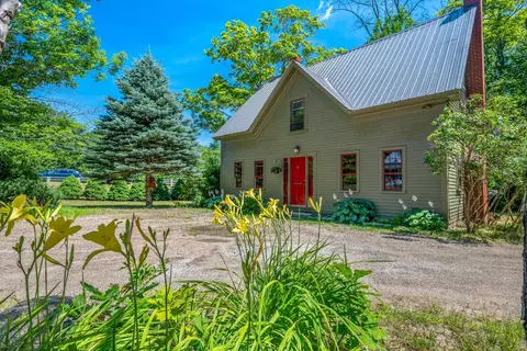 7 Goodrich Falls Rd, Glen, NH 03838
