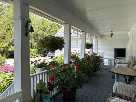 Exterior - 283 N End Rd E, North Hero, VT 05474 photo 8 of 25