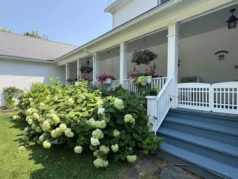 Exterior - 283 N End Rd E, North Hero, VT 05474 photo 9 of 25
