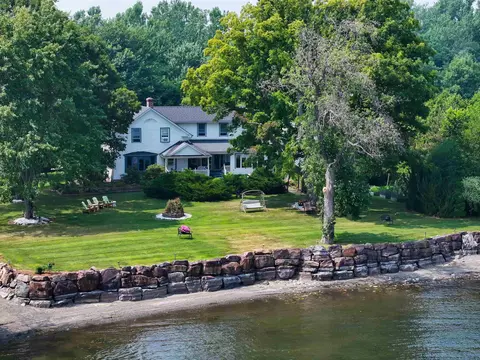 Exterior - 283 N End Rd E, North Hero, VT 05474 photo 1 of 25