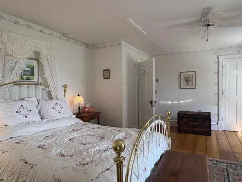 Bedroom - 283 N End Rd E, North Hero, VT 05474 photo 4 of 5