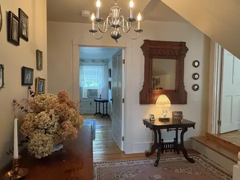 Entry Way - 283 N End Rd E, North Hero, VT 05474 photo 2 of 4