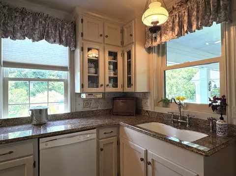 Kitchen - 283 N End Rd E, North Hero, VT 05474 photo 4 of 4