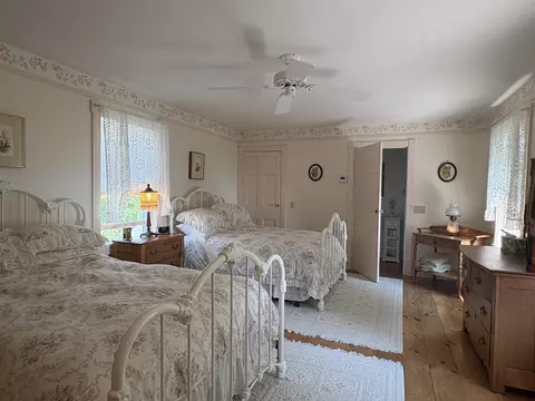 Bedroom - 283 N End Rd E, North Hero, VT 05474 photo 1 of 5