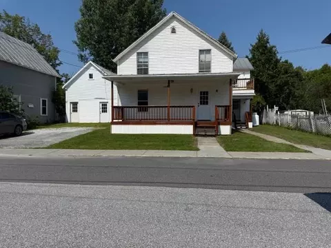 28 Hamilton Pl, Richford, VT 05476