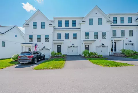 40 Northfield Dr #F2, Dover, NH 03820