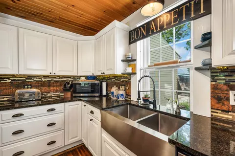 Kitchen - 288 N River Rd, Epping, NH 03042 photo 1 of 4