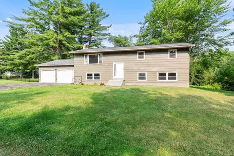 243 Lindale Dr, Colchester, VT 05446