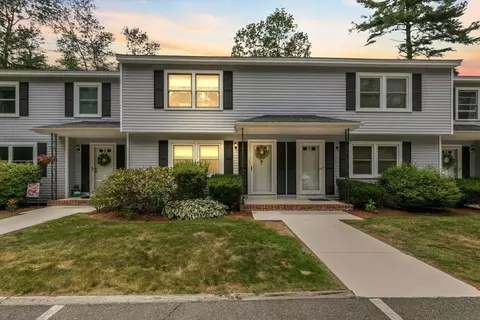3 W Pine St #2, Plaistow, NH 03865