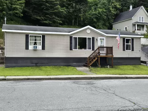 41 Brooklyn St, Barre, VT 05641