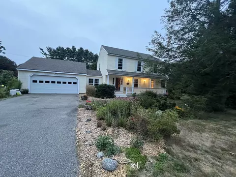 6 Naves Rd, Hampton, NH 03842